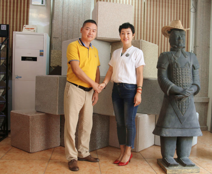 國際進出口貿(mào)易何總來鑫浪考察700水包水多彩技術(shù)